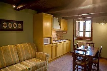 Borgo Dei Corsi Holiday House Реджиолло Отель