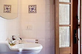 Borgo Dei Corsi Holiday House Реджиолло Отель