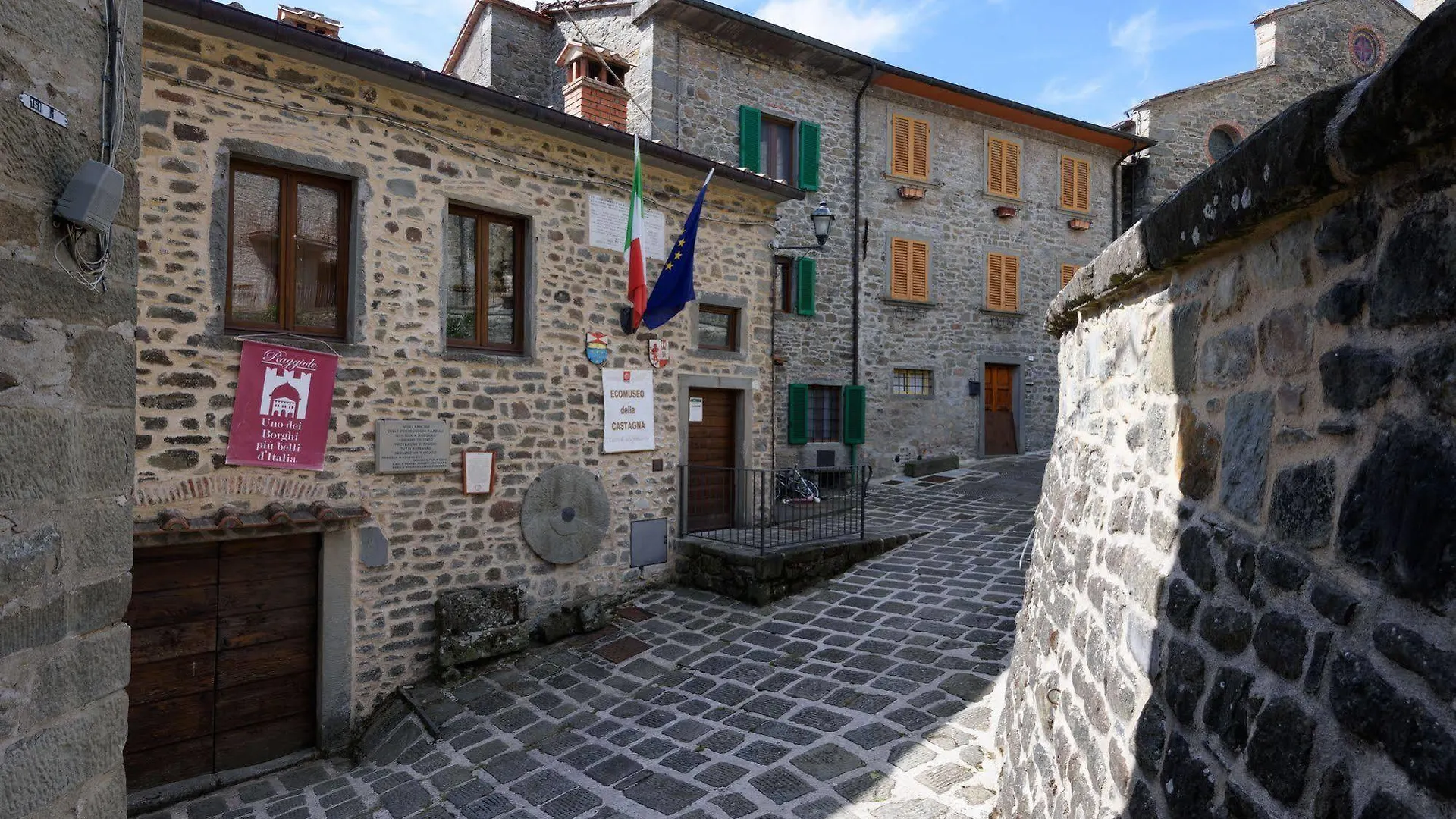 Borgo Dei Corsi Holiday House Реджиолло Отель