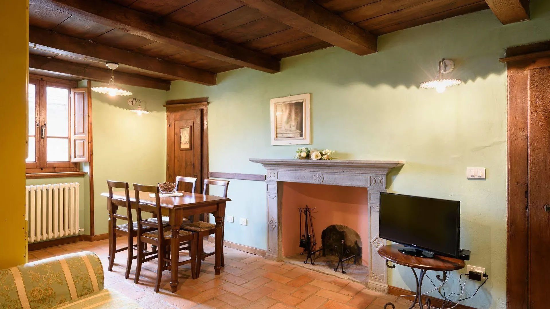 Отель Borgo Dei Corsi Holiday House Реджиолло