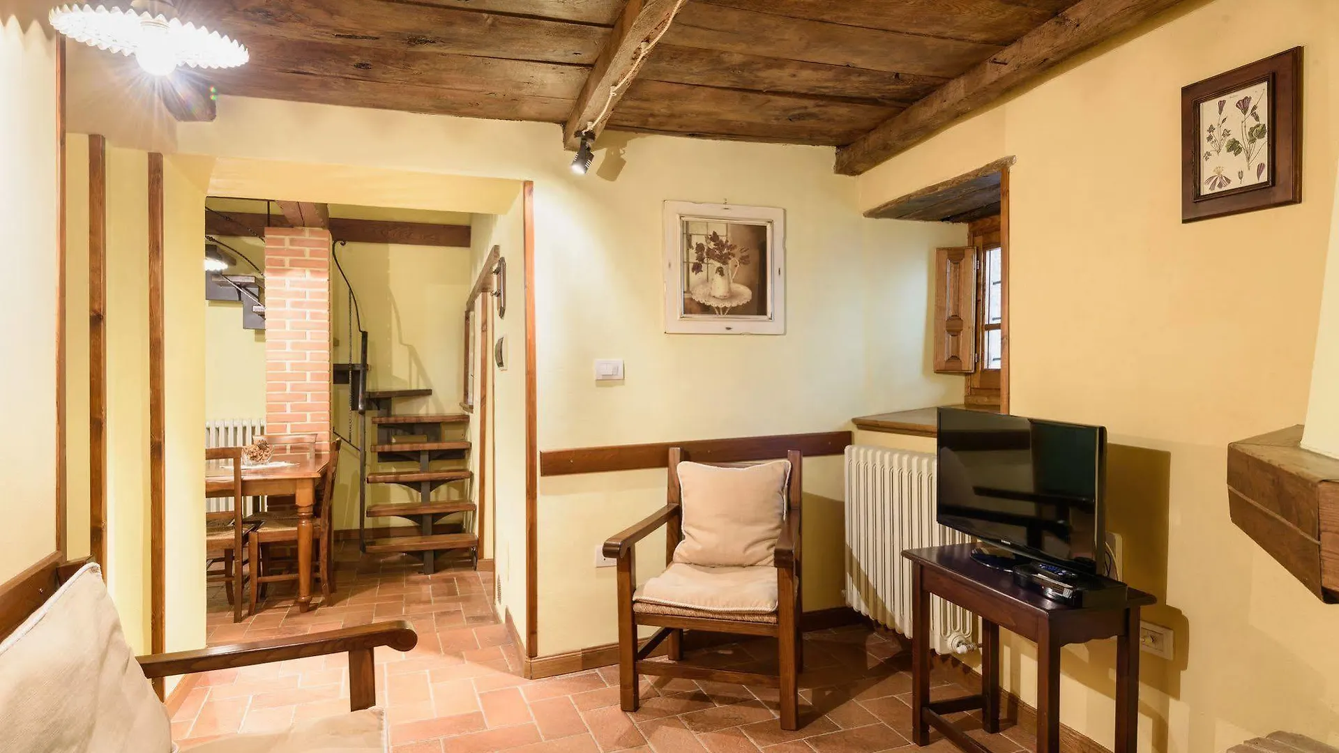 Borgo Dei Corsi Holiday House Реджиолло Отель